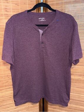 UNTUCKit Men's Plum Short Sleeve Henley Shirt